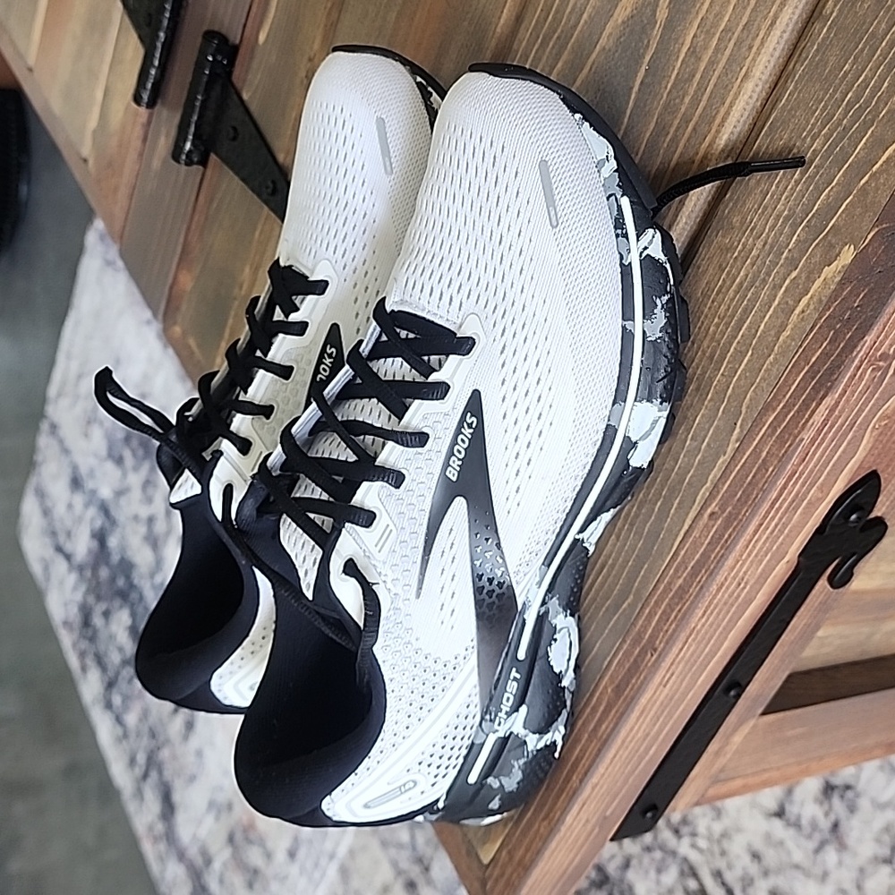 Women's Brooks Ghost running shoes